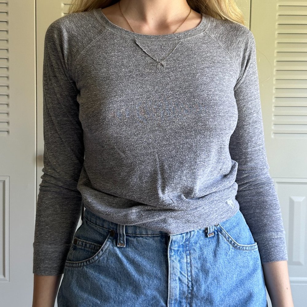 Grey Abercrombie Kids Long Sleeve Vintage, Kids Medium (Adult Small/XS)